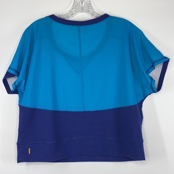 Lucy Blue Scoop-neck Mesh Back Athleisure Short Sleeve Shirt - Picture 2 of 5